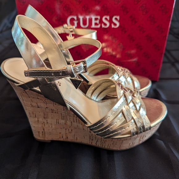 Guess Cork Wedges - Picture 3 of 6